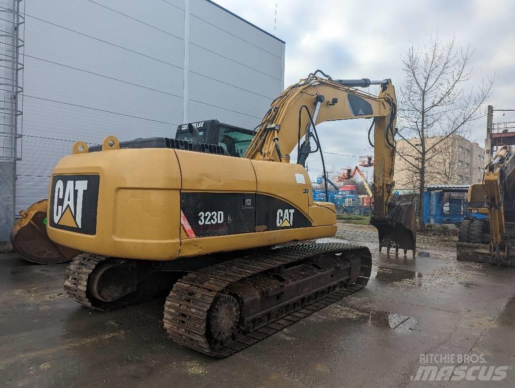 CAT 323 D Excavatoare pe șenile
