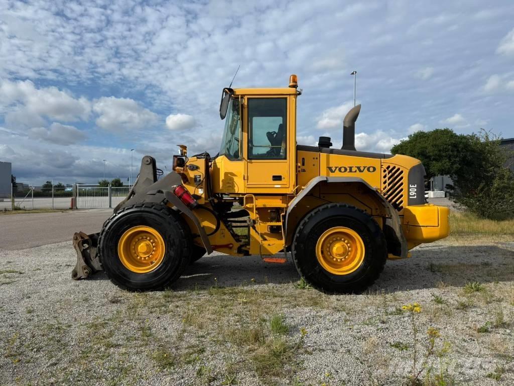 Volvo L 90 E Incarcator pe pneuri