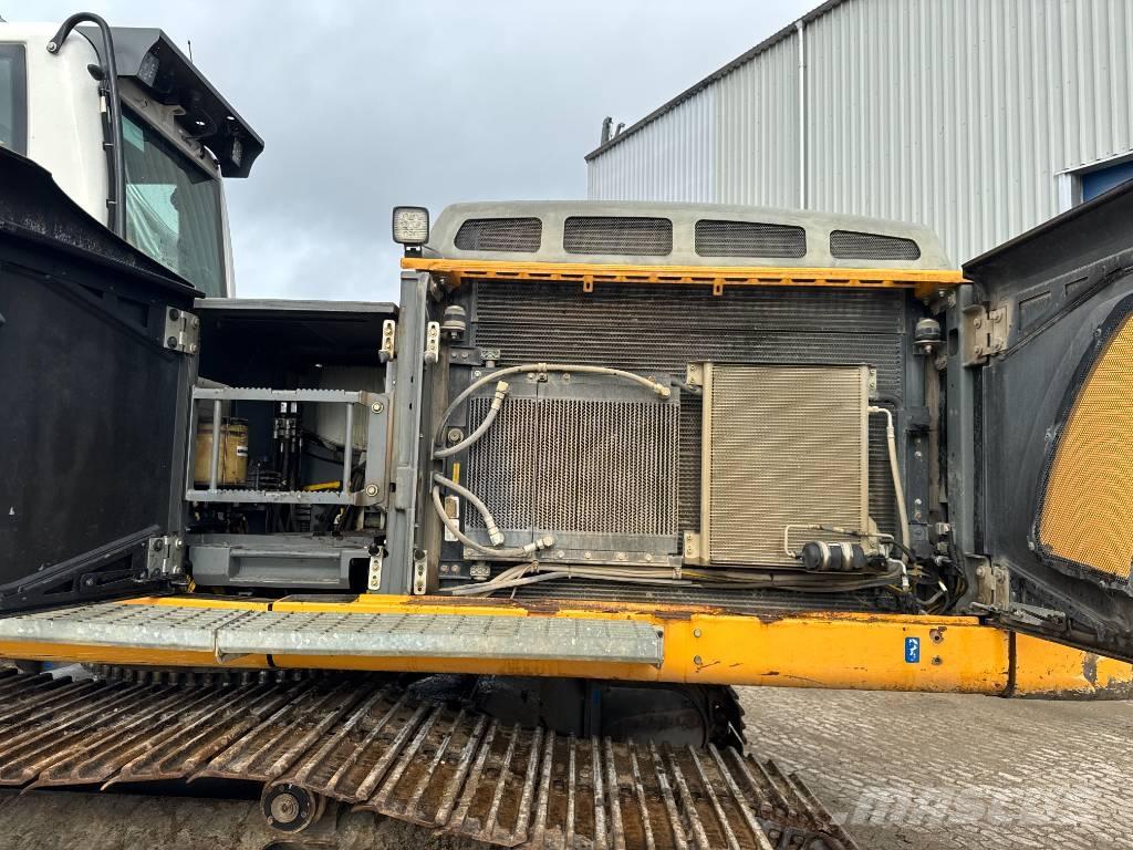 Liebherr R 946 Excavatoare pe șenile
