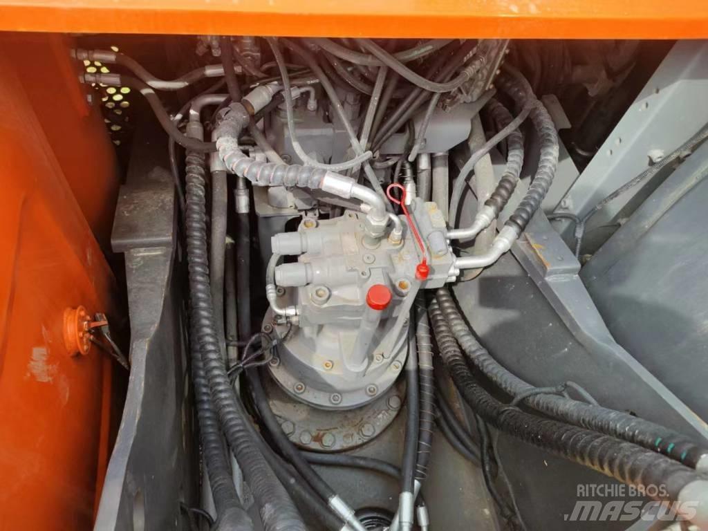 Hitachi ZX200 Excavatoare pe șenile
