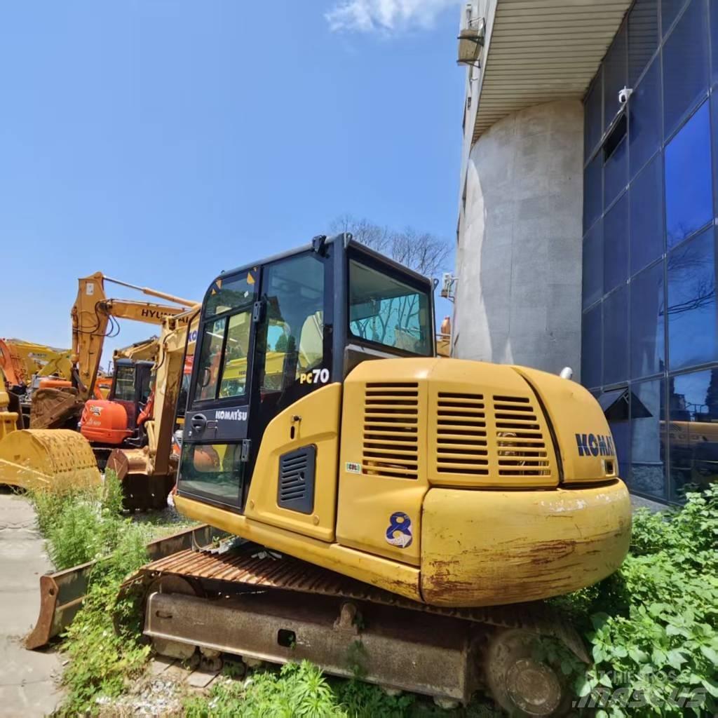 Komatsu PC 70 Excavatoare pe șenile

