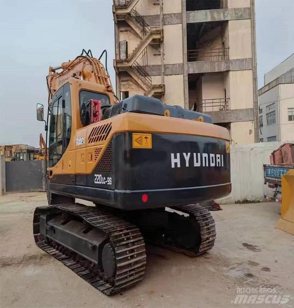 Hyundai R220LC-9S Excavatoare pe șenile

