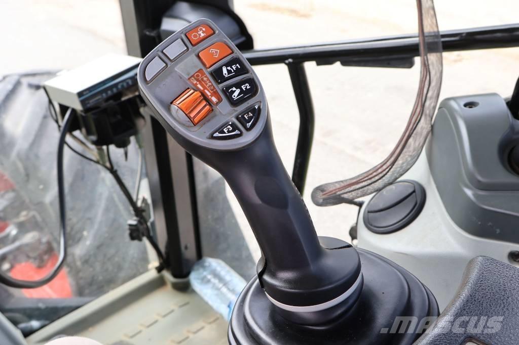 CLAAS Arion 460 Tractoare