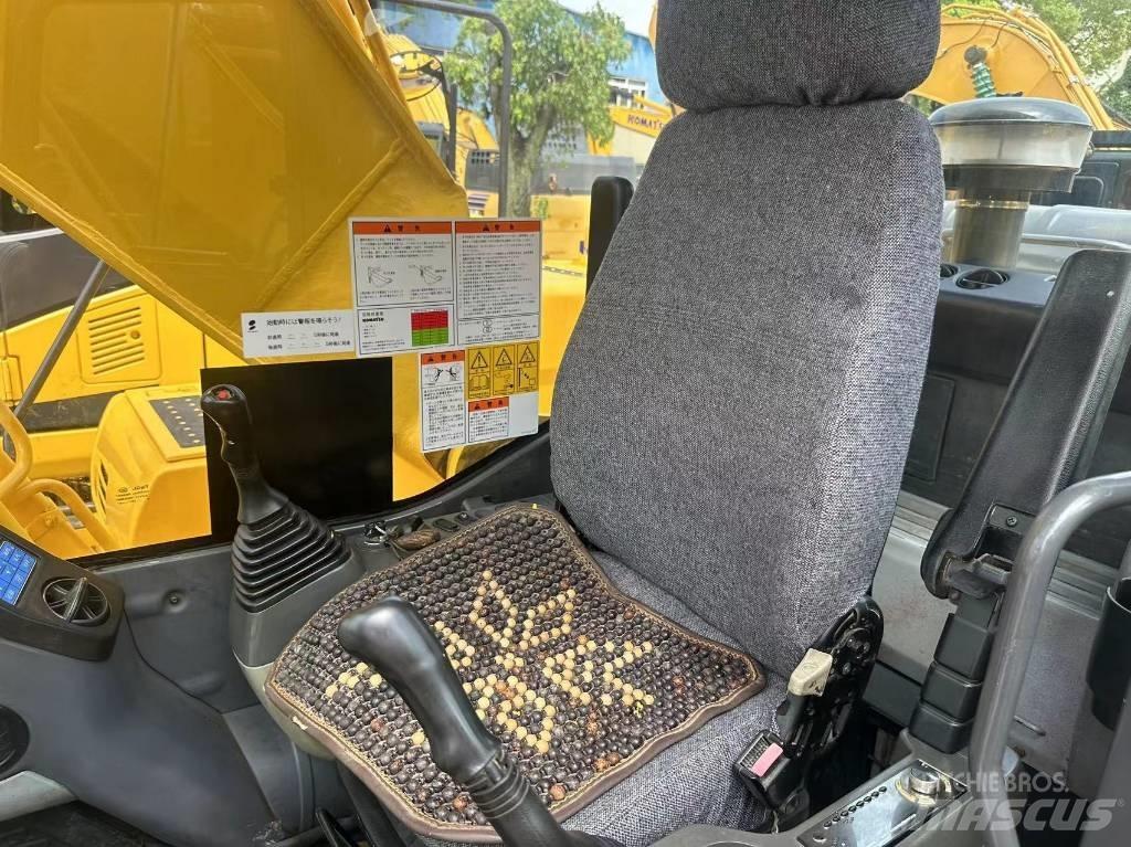 Komatsu PC 220 Excavatoare pe șenile
