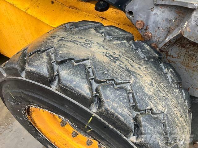 JCB 225 Mini incarcator