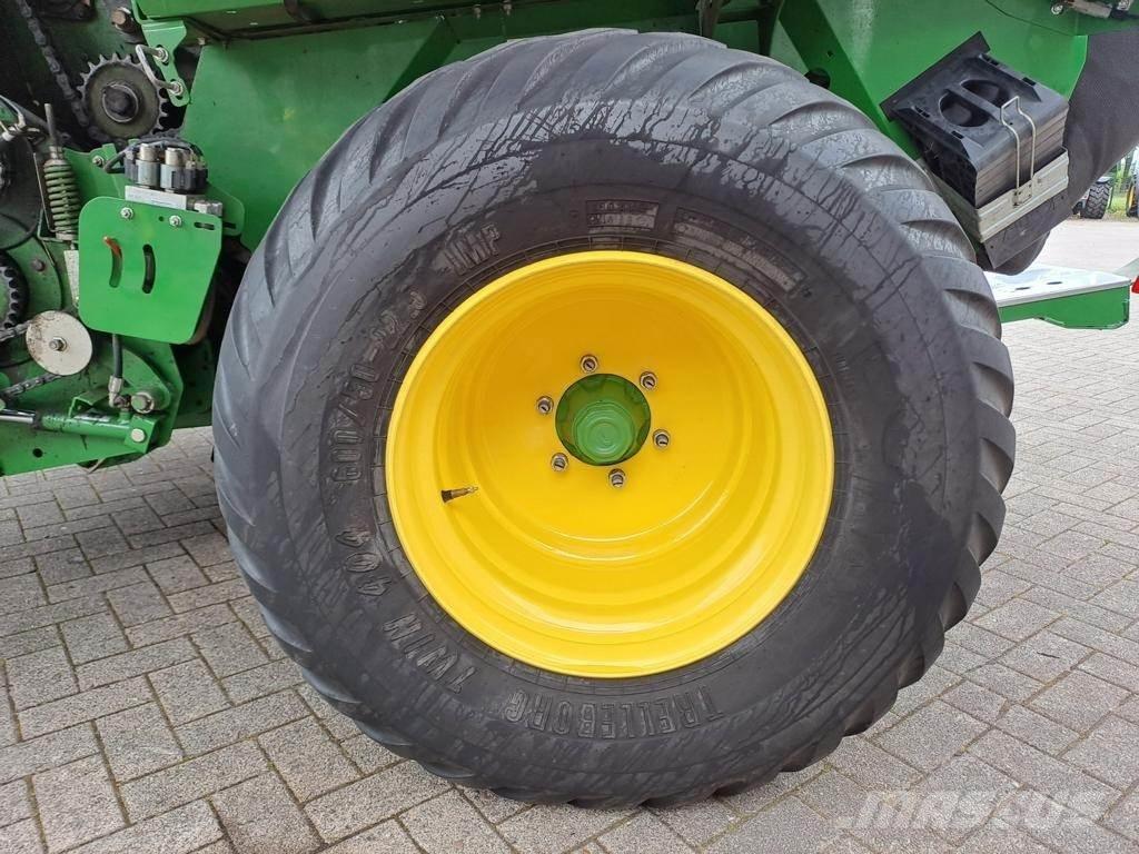 John Deere V461R Masina de balotat cilindric