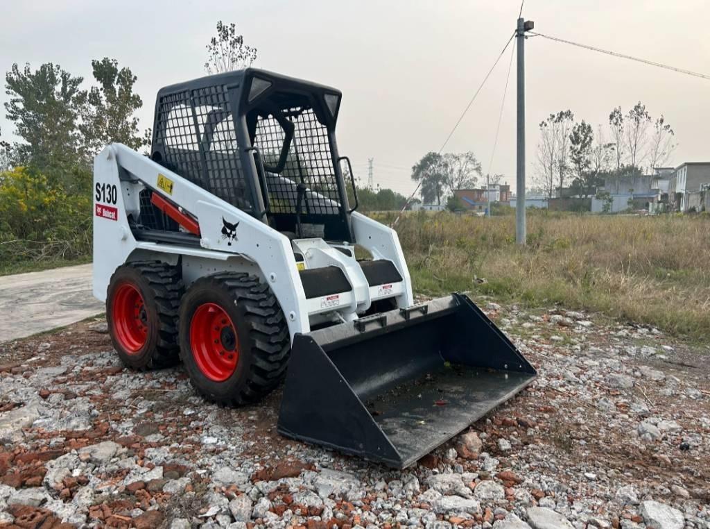 Bobcat S 130 Mini incarcator