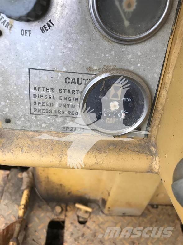 CAT D6C Buldozere pe senile