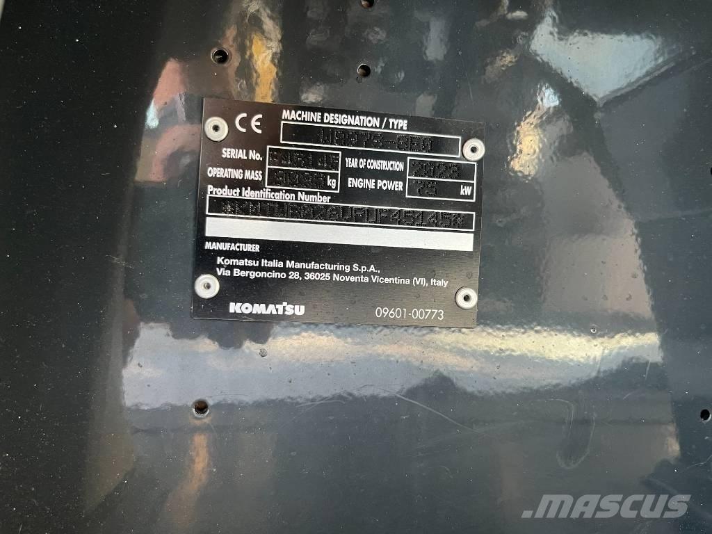 Komatsu WB 97 S-8 Buldoexcavatoare