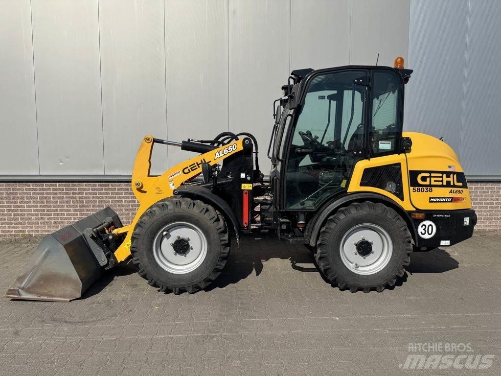 Gehl AL650 Incarcator pe pneuri