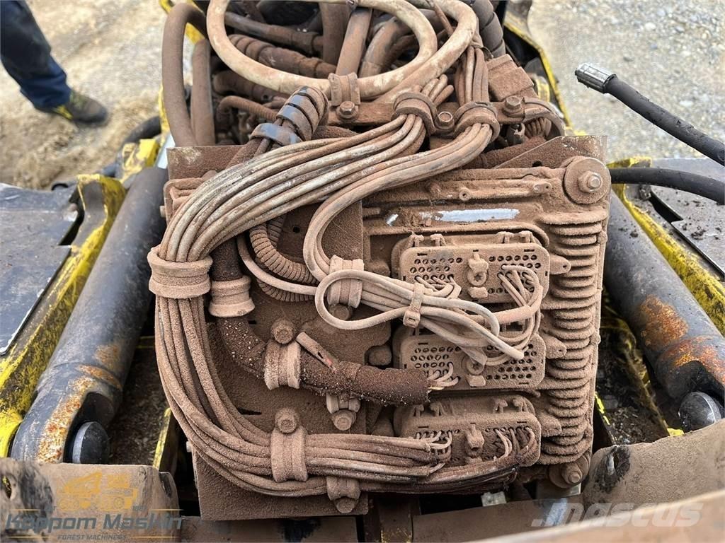 John Deere H415 Capete pentru culegatoare