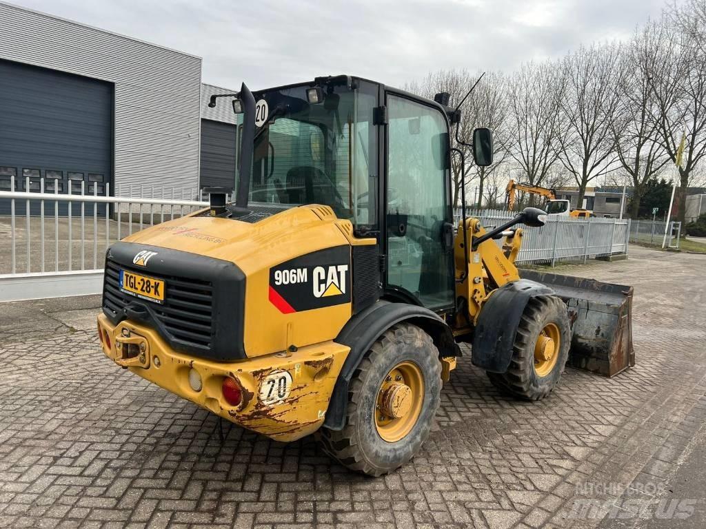 CAT 906 M Incarcator pe pneuri