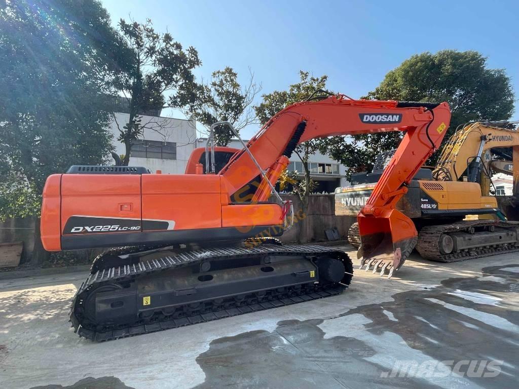 Doosan DX 225 LCA Excavatoare pe șenile

