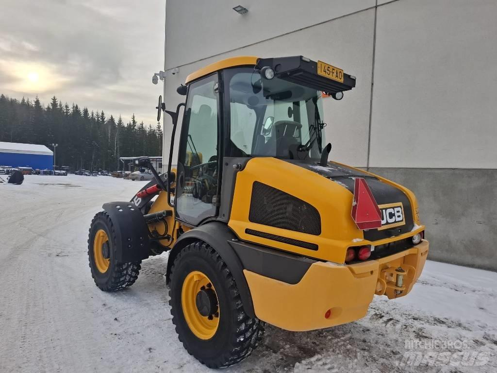 JCB 409 Incarcator pe pneuri