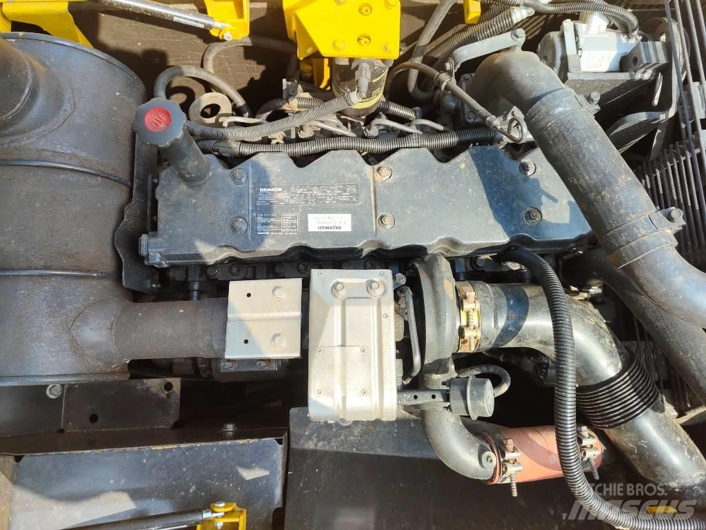 Komatsu PC 200 Excavatoare pe șenile
