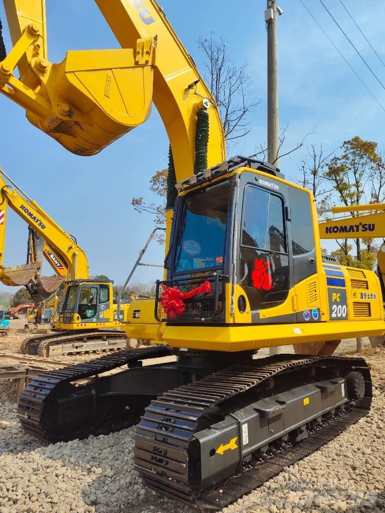 Komatsu PC 200 Excavatoare pe șenile
