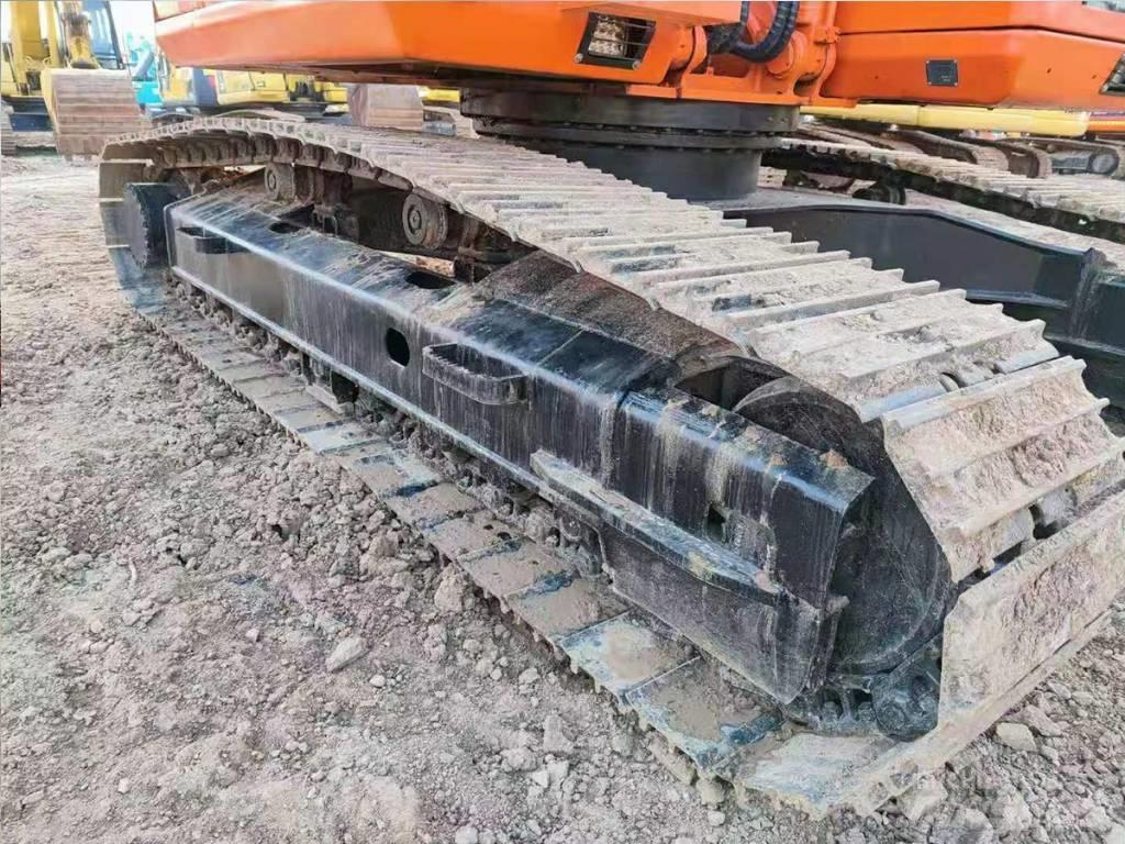 Doosan 225 Excavatoare pe șenile

