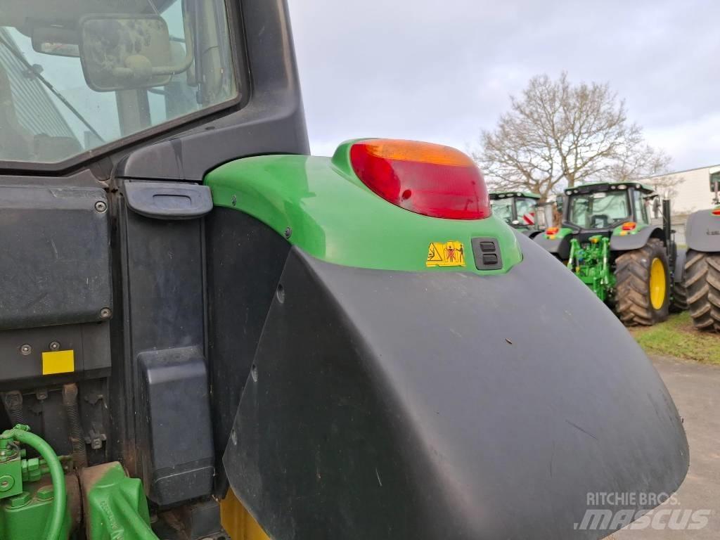 John Deere 6110M Tractoare