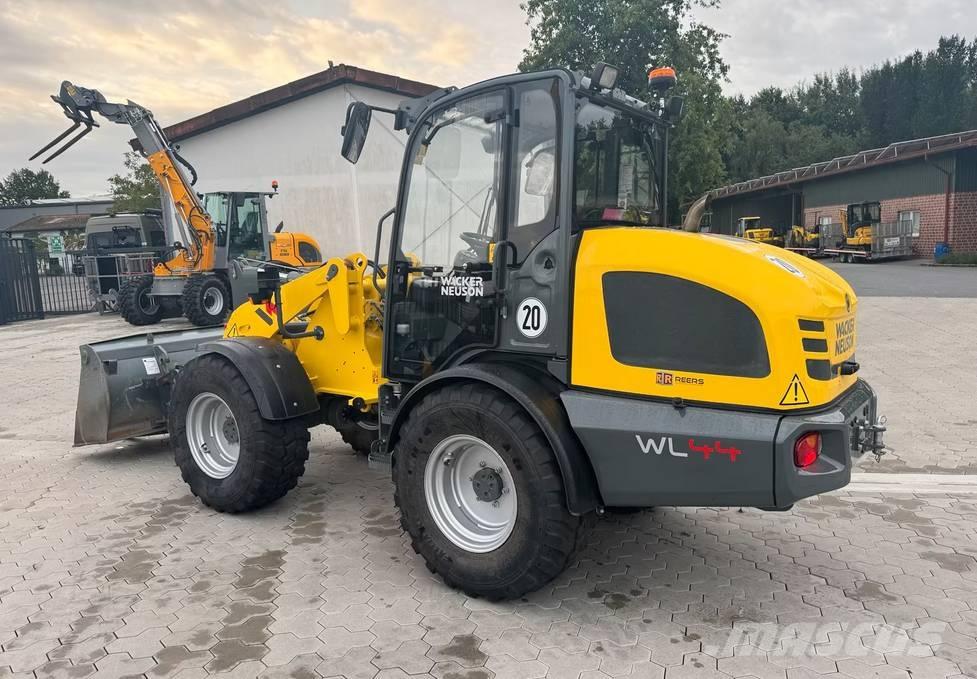 Wacker Neuson WL 44 Incarcator pe pneuri