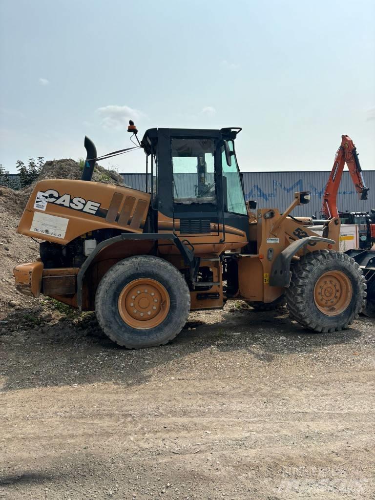 CASE 521 D Incarcator pe pneuri
