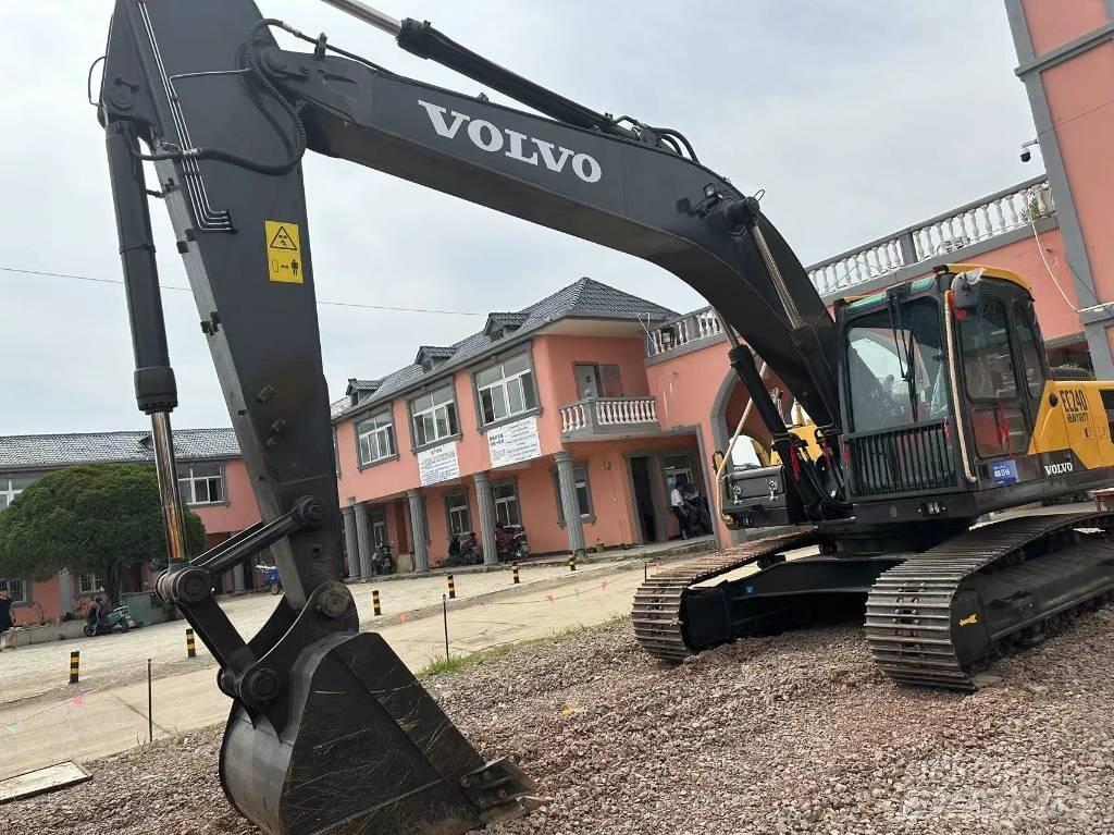 Volvo EC 240 Excavatoare pe șenile
