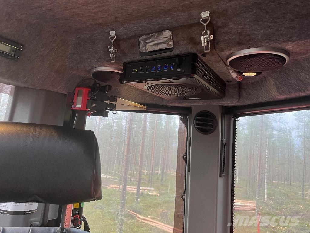 Komatsu 931 Combine forestiere