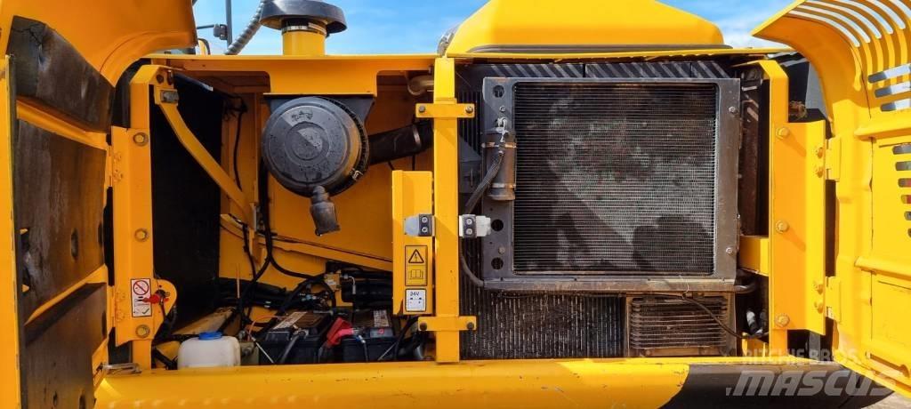 JCB JS 220 LC Excavatoare pe șenile
