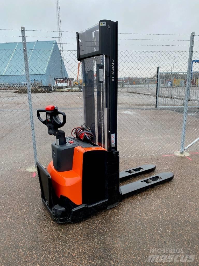 Toyota SWE120 Transpaleta manuala