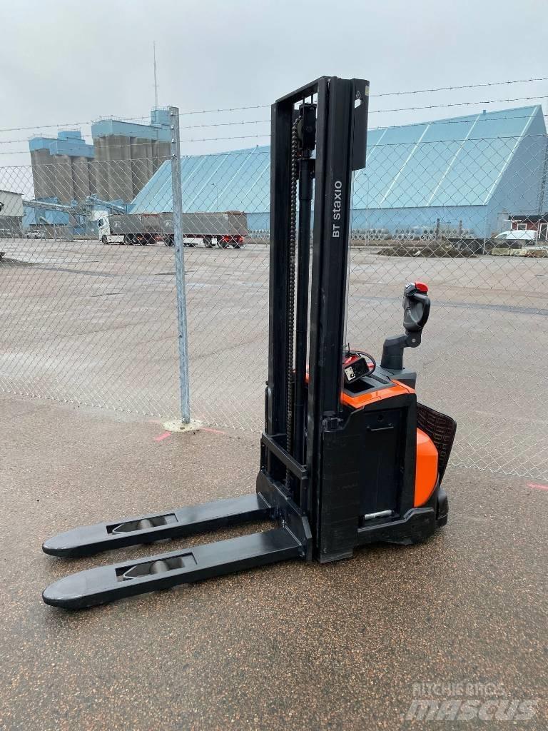 Toyota SWE120 Transpaleta manuala