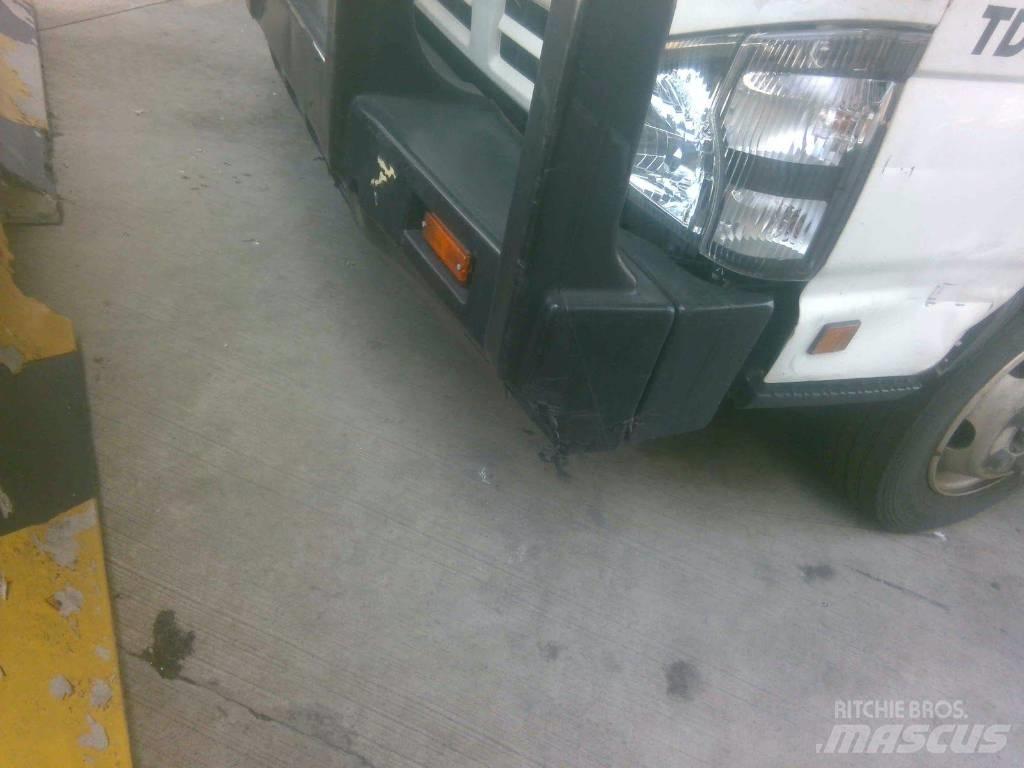 Isuzu NPR Cisterne