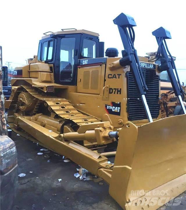 CAT D7H Buldozere pe senile