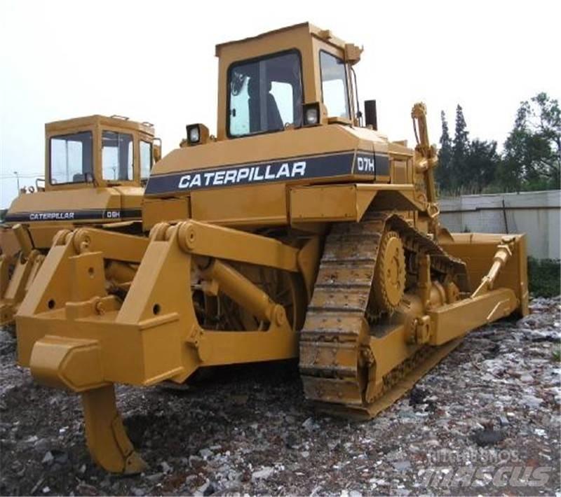 CAT D7H Buldozere pe senile