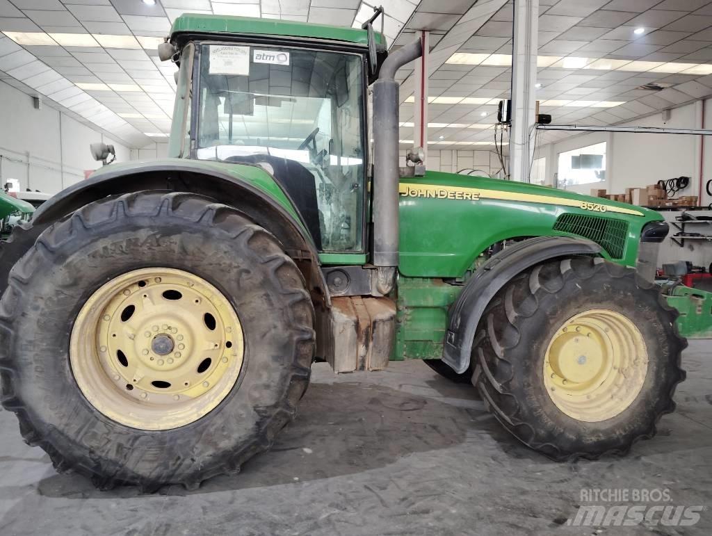 John Deere 8520 Tractoare
