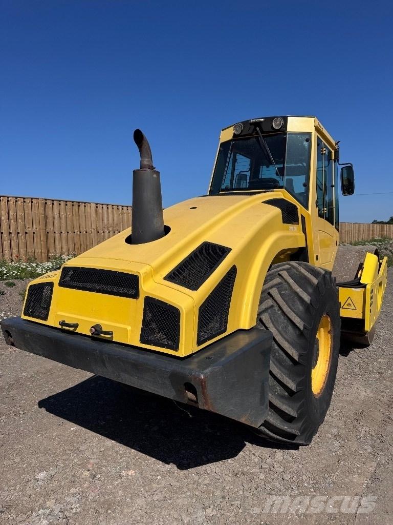 Bomag BW 213 D H-4 Compactoare monocilindrice