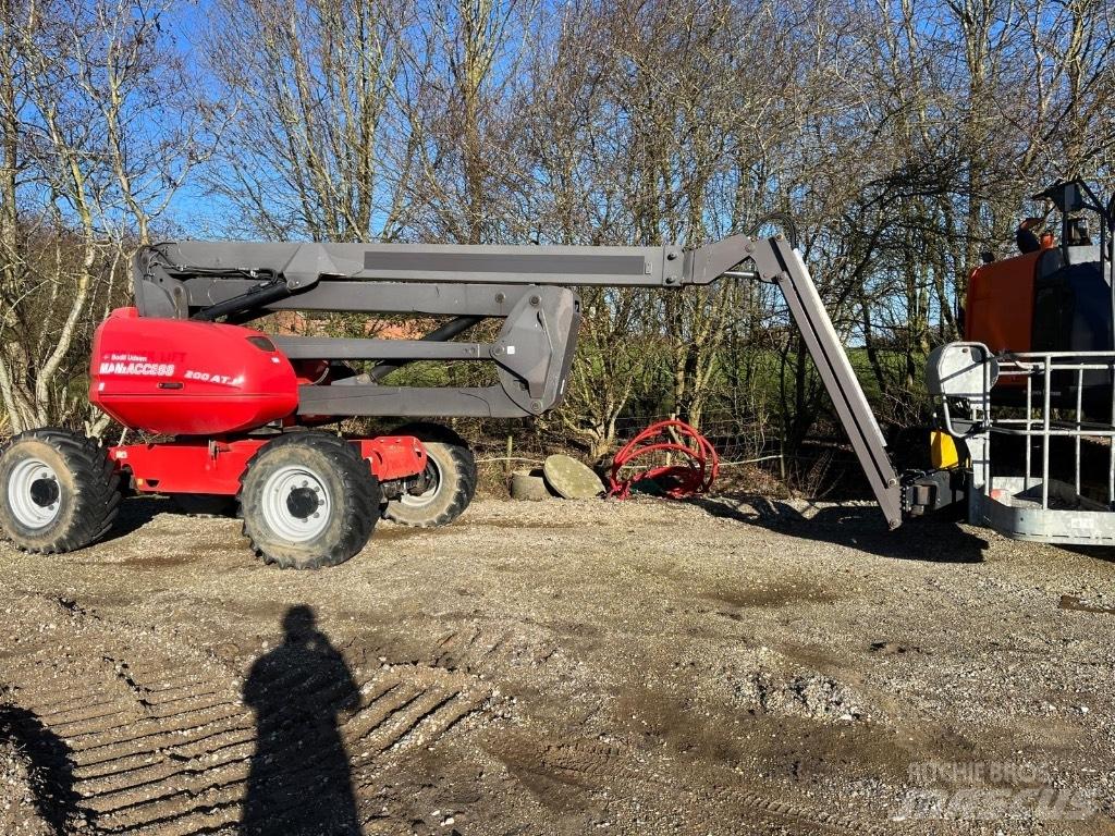 Manitou 200 ATJ Nacele cu brat articulat