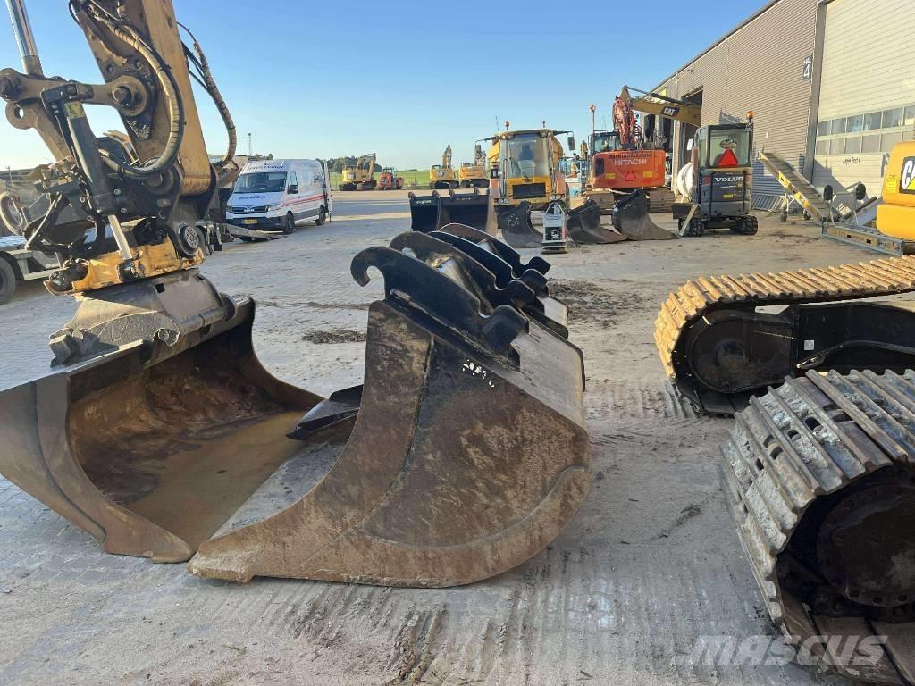 CAT 323 Nextgen Excavatoare pe șenile

