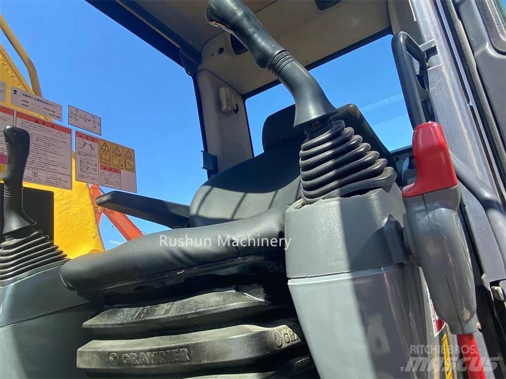 Komatsu PC 200 Excavatoare pe șenile
