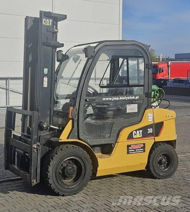 CAT GP 30 N Stivuitor GPL