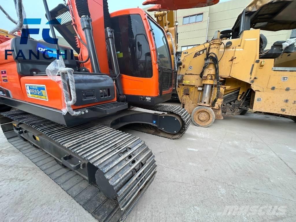 Doosan dx150 Excavatoare pe șenile
