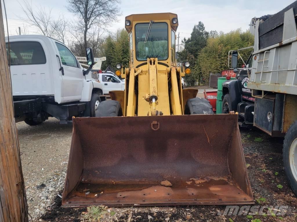 John Deere 444 A Incarcator pe pneuri