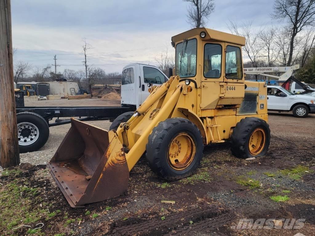 John Deere 444 A Incarcator pe pneuri