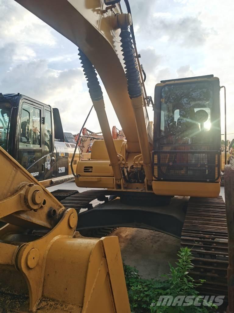 Komatsu PC 220-7 Excavatoare pe șenile

