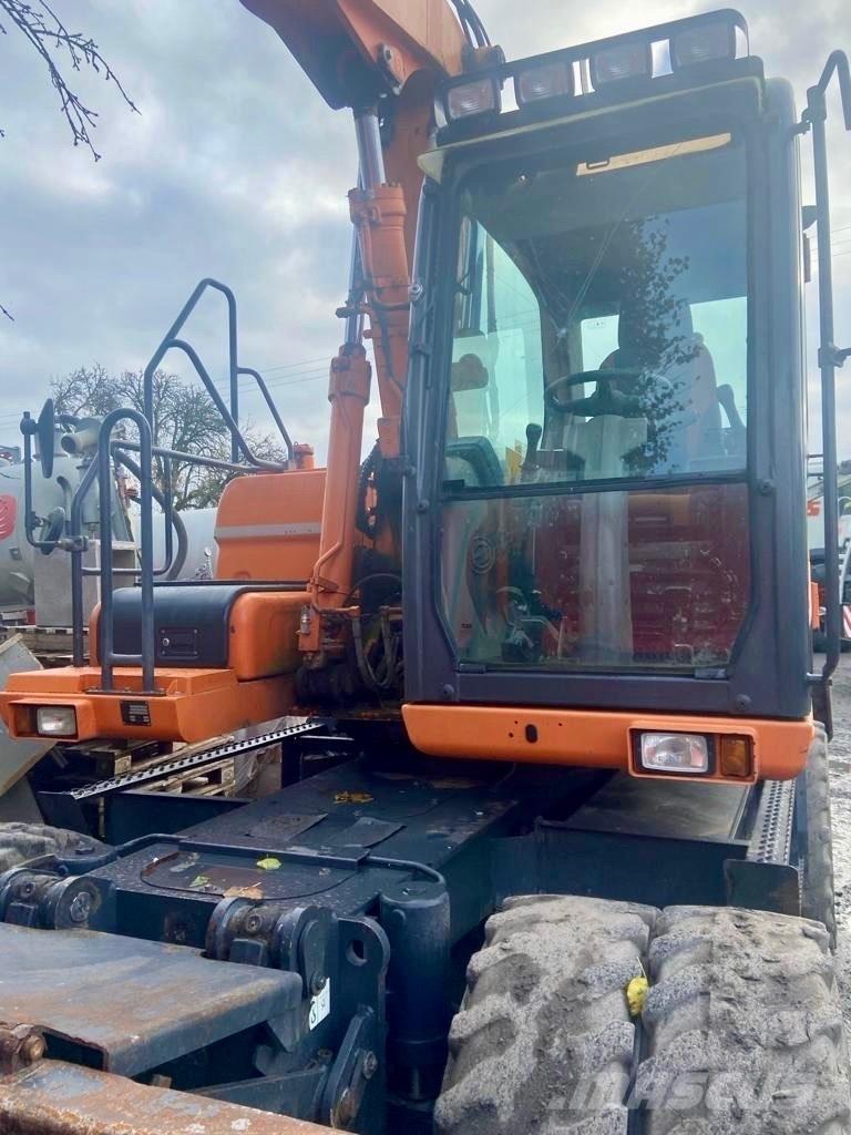 Doosan DX 160 W-3 Excavatoare cu roti