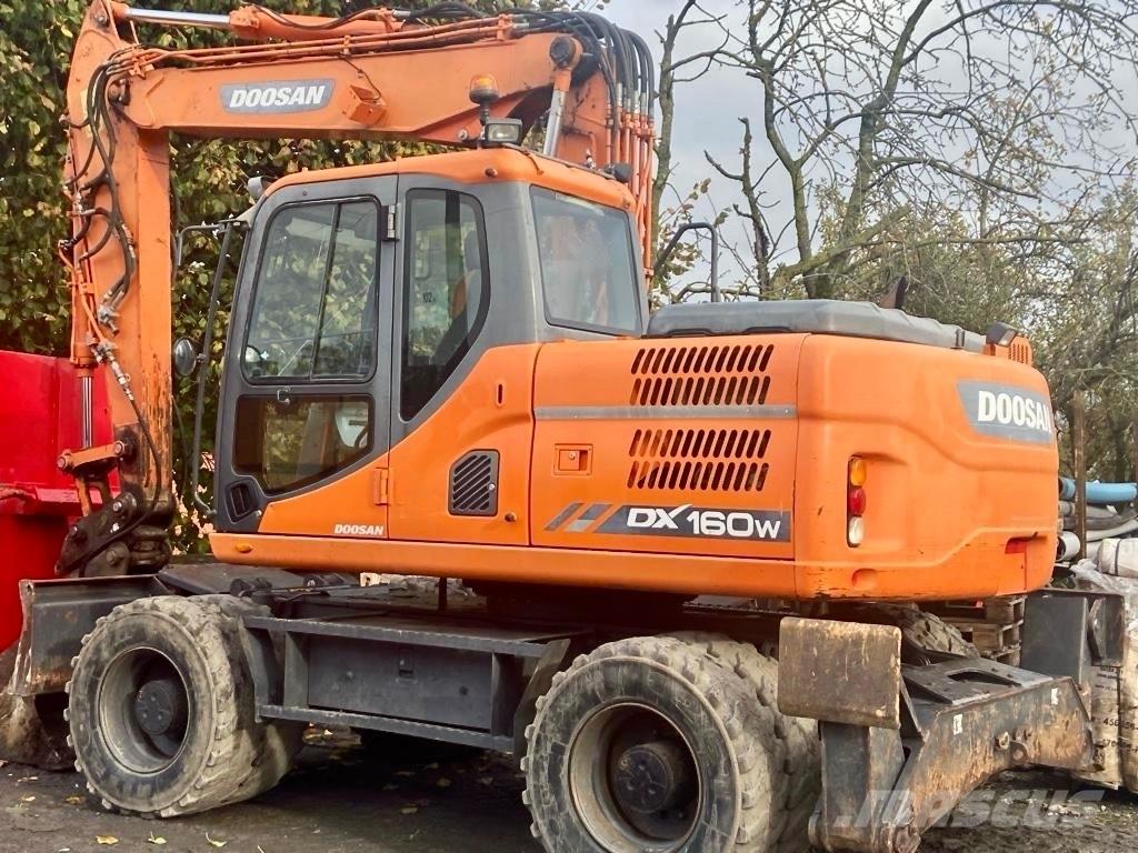 Doosan DX 160 W-3 Excavatoare cu roti