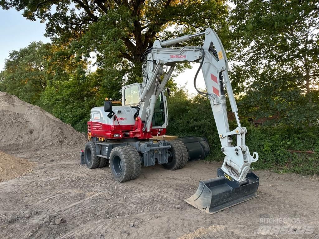 Takeuchi TB295W Excavatoare cu roti