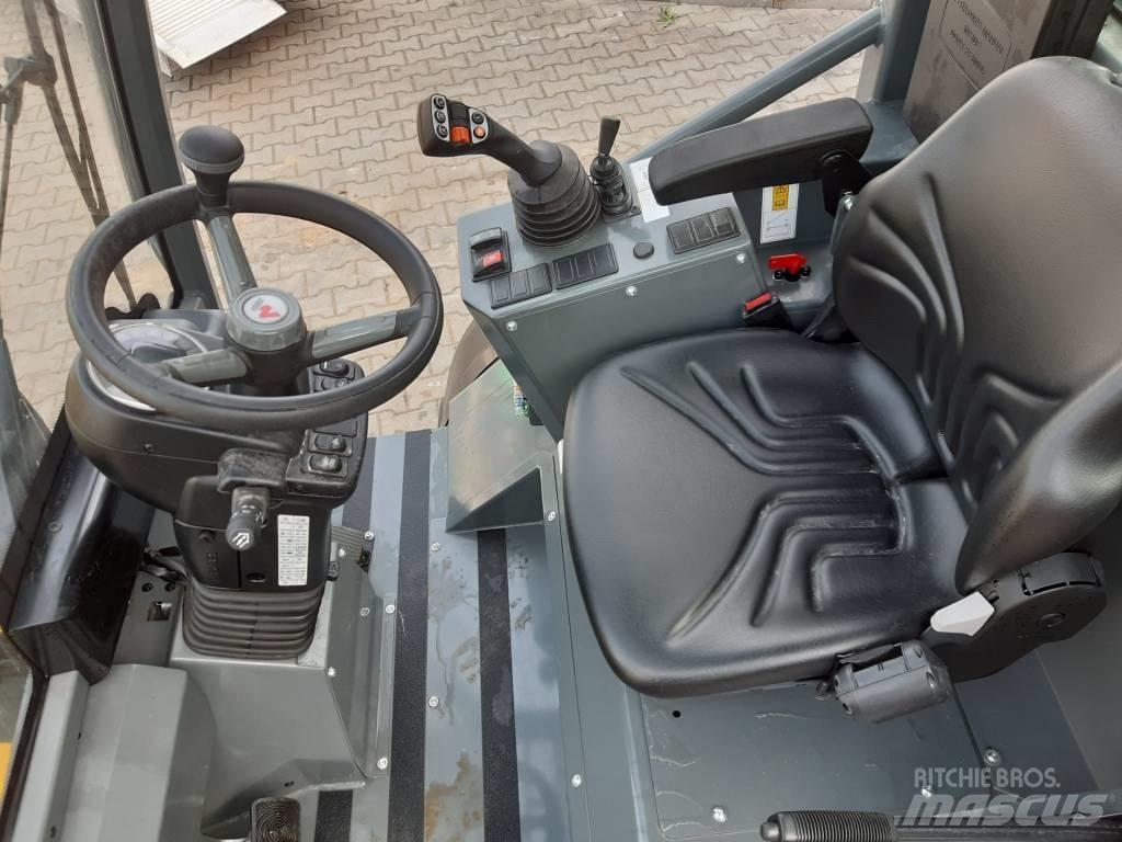 Wacker Neuson WL 54 Incarcator pe pneuri