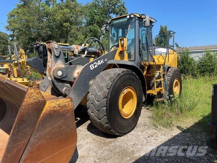 John Deere 824K-II Incarcator pe pneuri