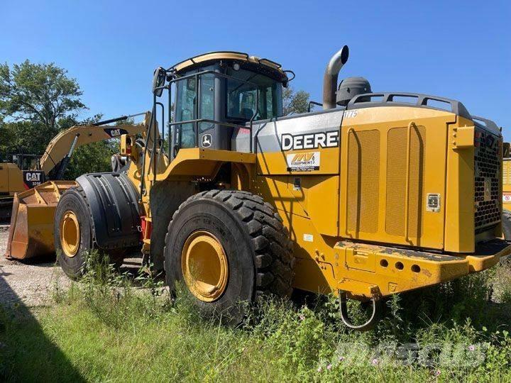 John Deere 824K-II Incarcator pe pneuri