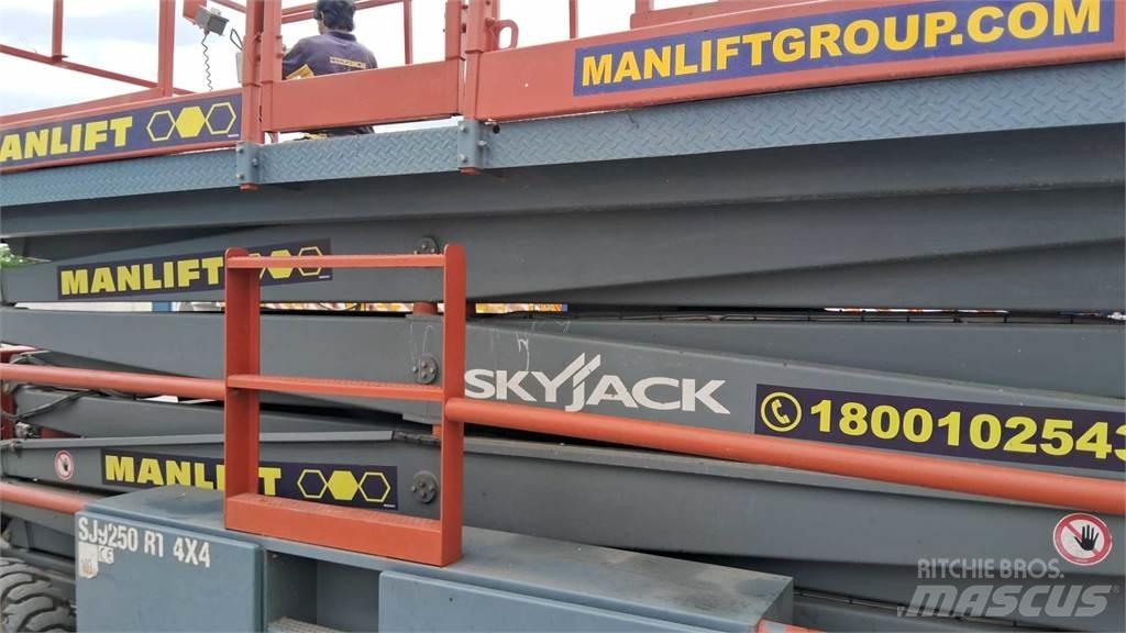 SkyJack 9250RT Platforme foarfeca