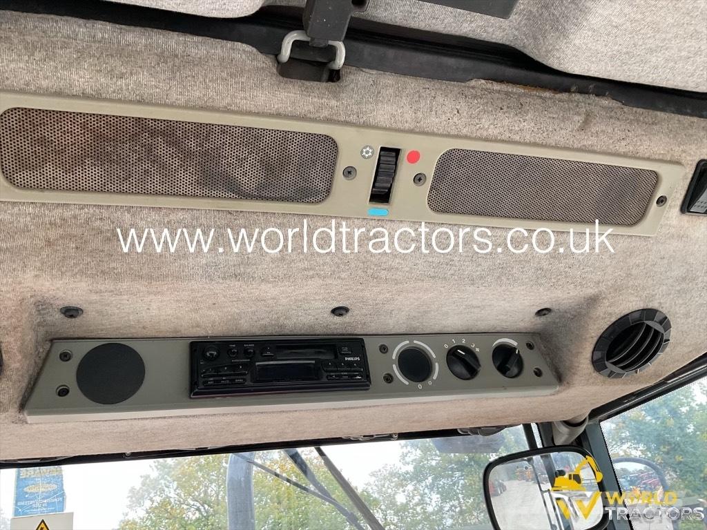 Massey Ferguson 4235 Tractoare